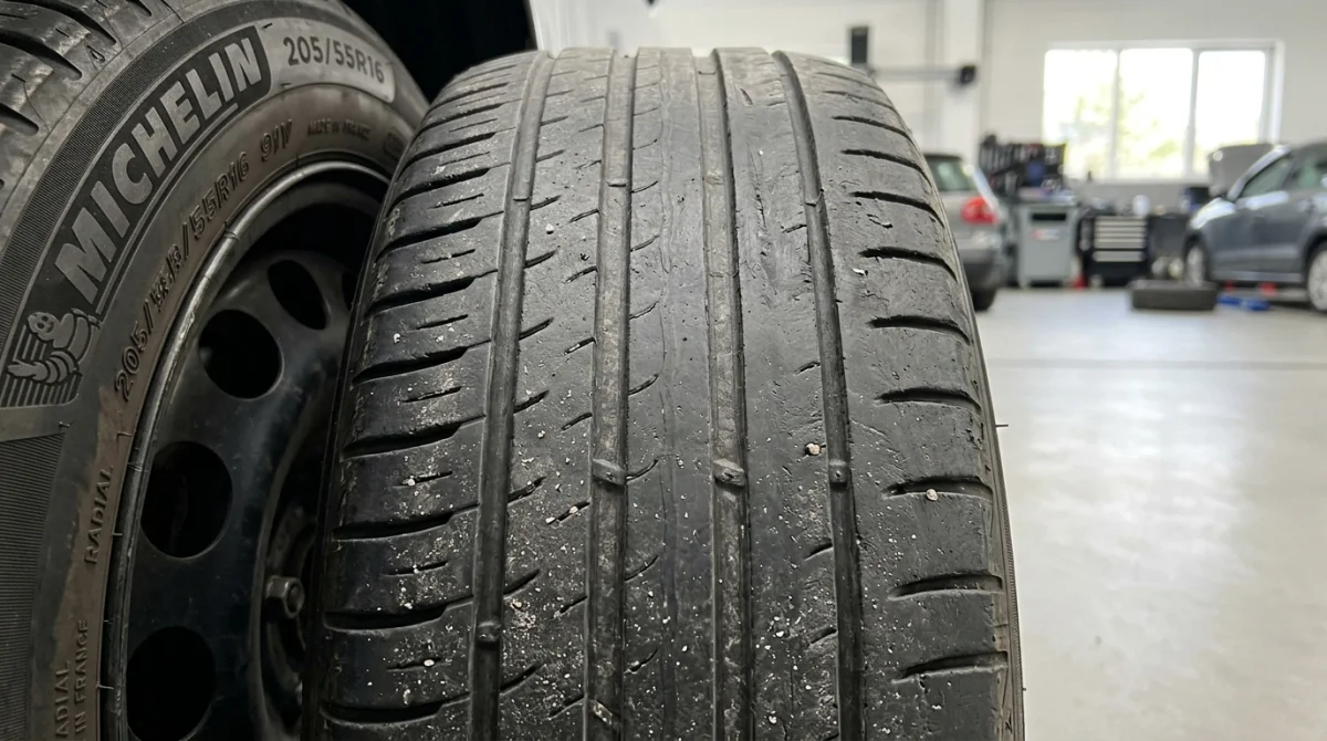 pourquoi ma voiture tire à droite
